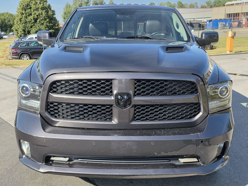 Dodge Ram 1500 5.7 V8 4x4 — zdjęcie 7