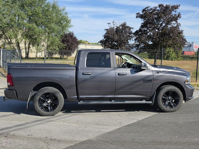 Dodge Ram 1500 5.7 V8 4x4 — zdjęcie 17