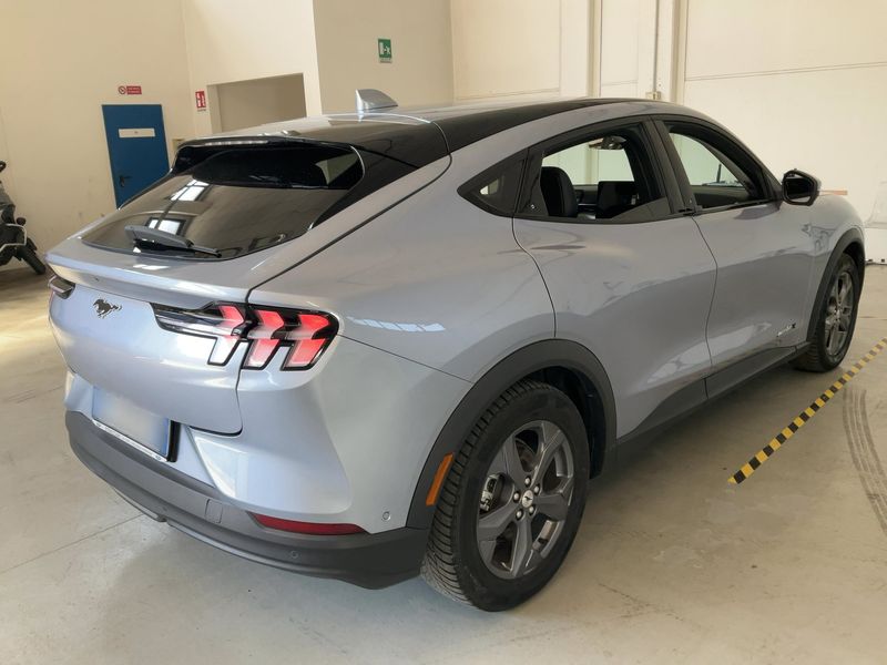 Ford Mustang Mach-E electric drive 216 kW — zdjęcie 6