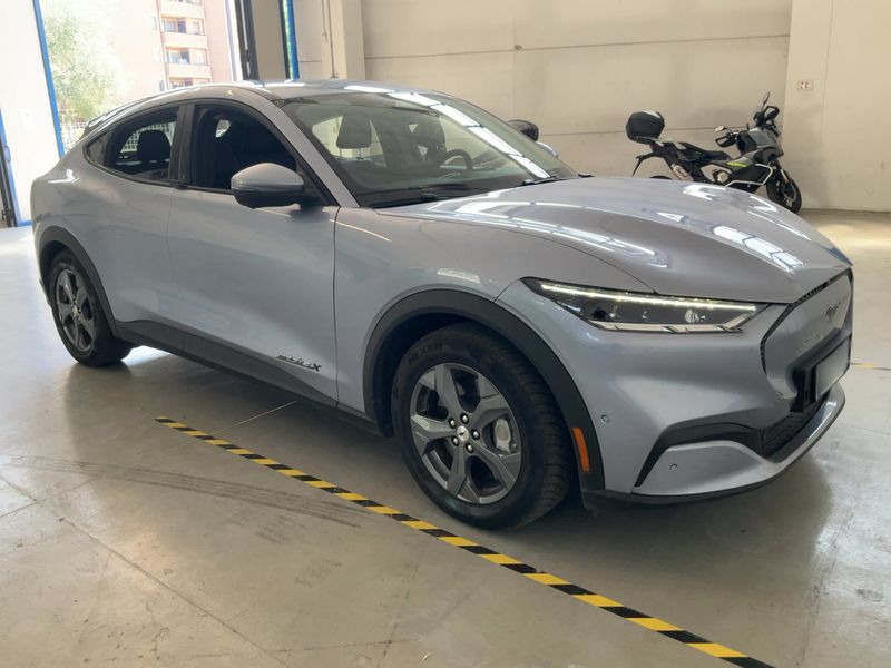 Ford Mustang Mach-E electric drive 216 kW — zdjęcie 8