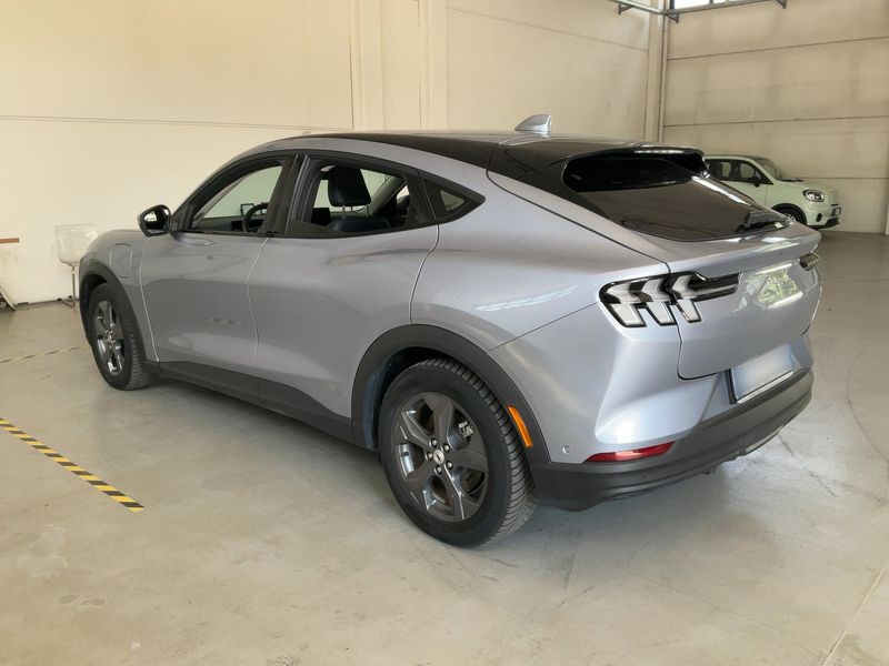 Ford Mustang Mach-E electric drive 216 kW — zdjęcie 3