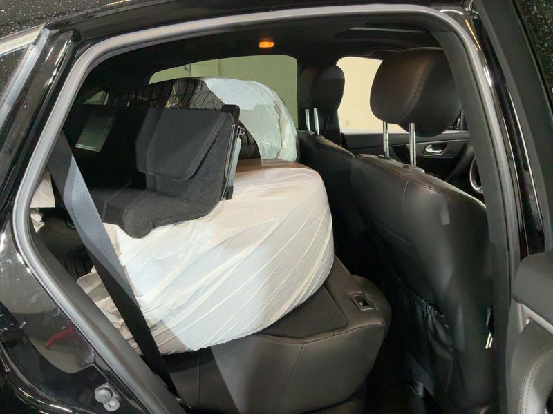 Infiniti QX70 5.0 V8 S Premium — zdjęcie 14