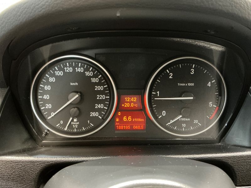 BMW X1 xDrive 18d — zdjęcie 13