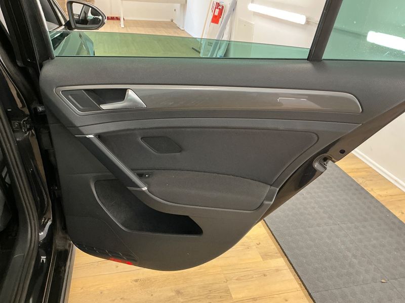 Volkswagen Golf VII 2.0 TDI Allstar BlueMotion Tech 2016 – снимка 24