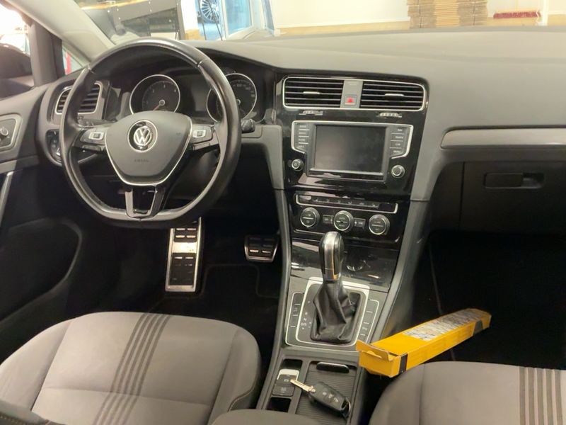 Volkswagen Golf VII 2.0 TDI Allstar BlueMotion Tech 2016 – снимка 18
