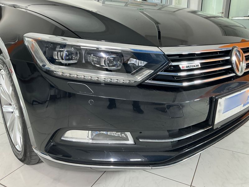 Volkswagen Passat 2.0 TDI Highline 4Motion BlueMotion Tech 2015 – снимка 66