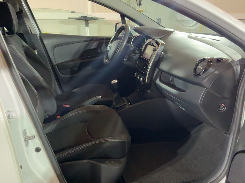 Renault Clio 1.5 dCi Dynamique 2018 – снимка 17