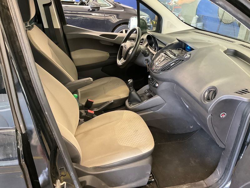 Ford Tourneo 1.0 EcoBoost Titanium — zdjęcie 3
