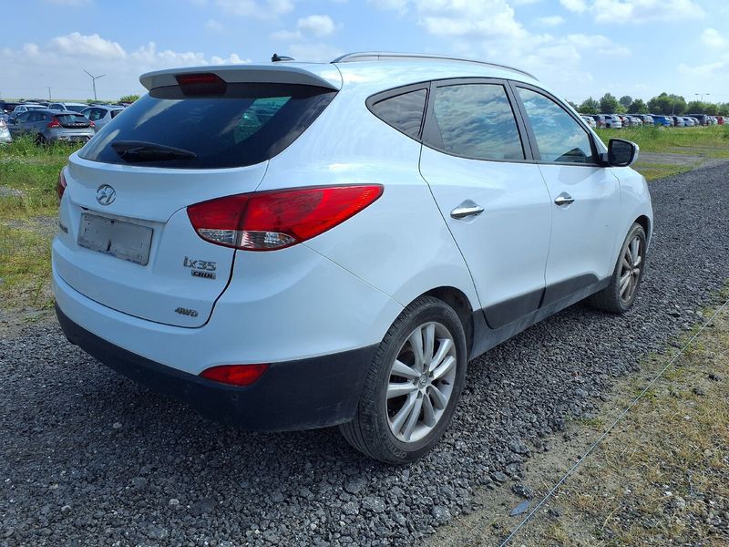 Hyundai ix35 2.0 CRDi Style AWD 2010 – снимка 8
