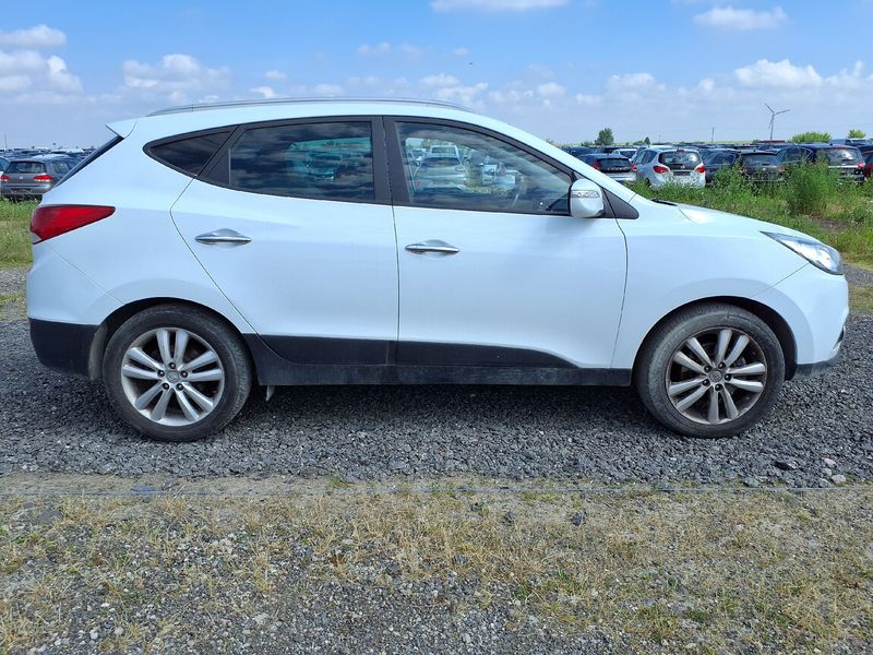 Hyundai ix35 2.0 CRDi Style AWD 2010 – снимка 10