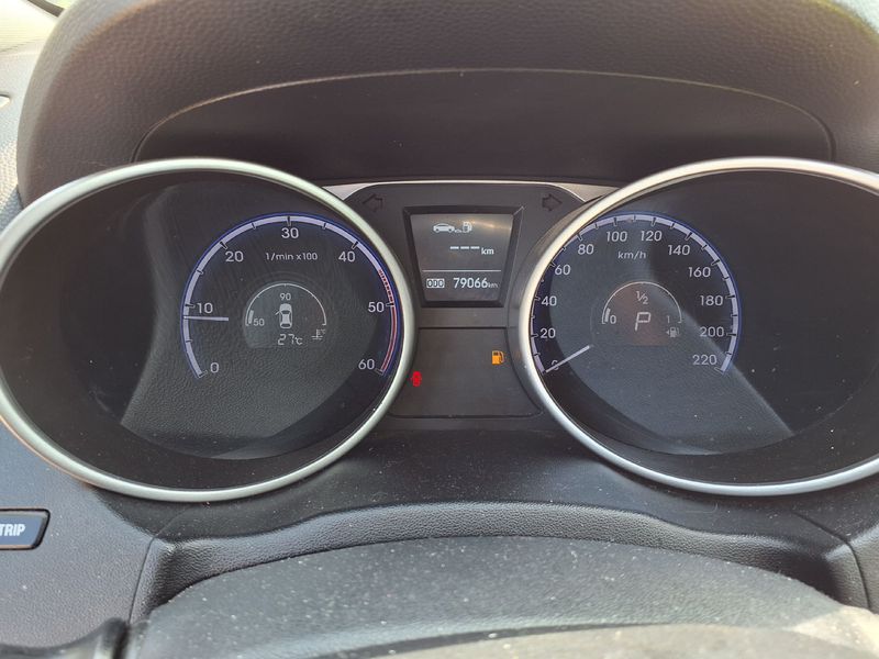 Hyundai ix35 2.0 CRDi Style AWD 2010 – снимка 18