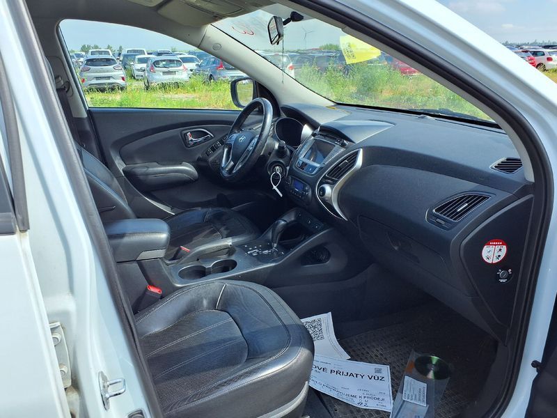 Hyundai ix35 2.0 CRDi Style AWD 2010 – снимка 16