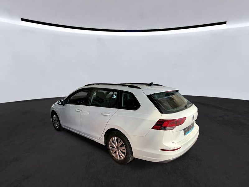 Volkswagen Golf VIII 1.0 TSI Life — zdjęcie 3