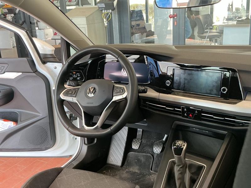 Volkswagen Golf VIII 1.0 TSI Life — zdjęcie 21