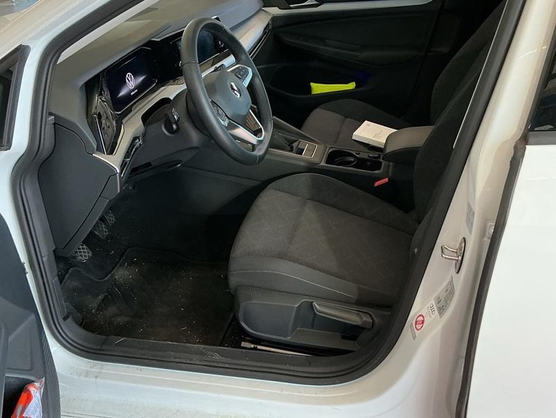 Volkswagen Golf VIII 1.0 TSI Life — zdjęcie 9