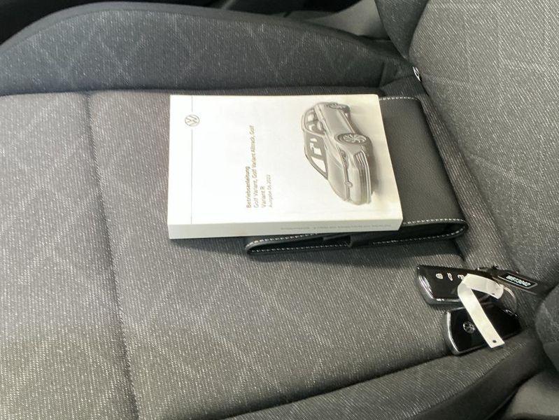 Volkswagen Golf VIII 1.0 TSI Life — zdjęcie 16
