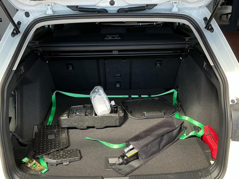 Volkswagen Golf VIII 1.0 TSI Life — zdjęcie 19
