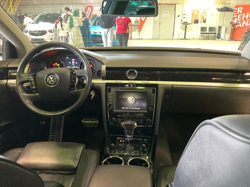 Volkswagen Phaeton 3.0 V6 TDI 4Motion — zdjęcie 12