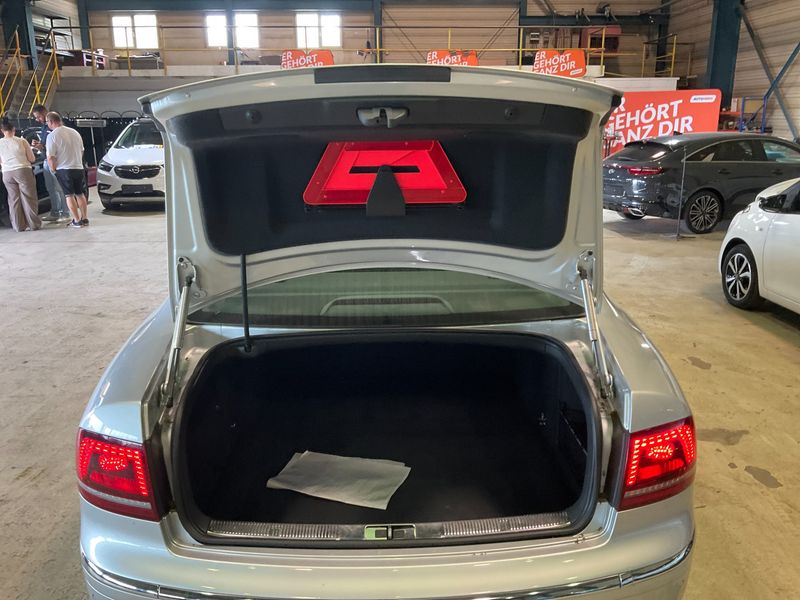 Volkswagen Phaeton 3.0 V6 TDI 4Motion — zdjęcie 10