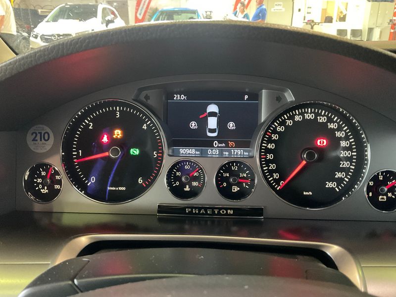 Volkswagen Phaeton 3.0 V6 TDI 4Motion — zdjęcie 13