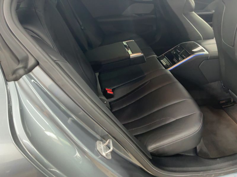 BMW 8er 840i Gran Coupe Mild-Hybrid xDrive M Sport — zdjęcie 14