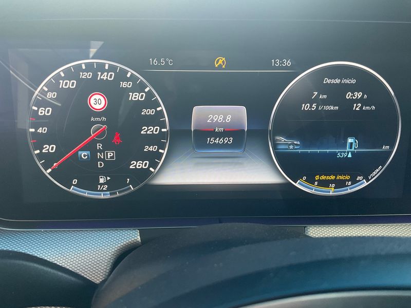 Mercedes-Benz E-Klasse E 220 d AMG Line — zdjęcie 13
