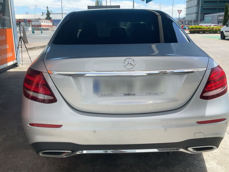 Mercedes-Benz E-Klasse E 220 d AMG Line — zdjęcie 5