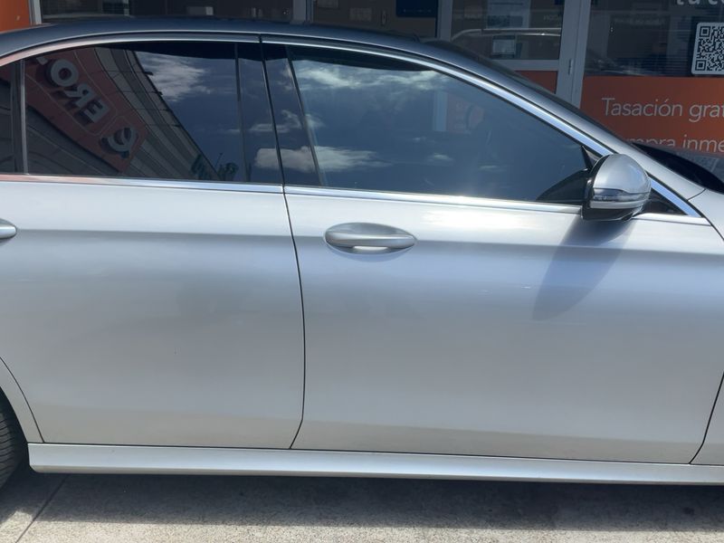 Mercedes-Benz E-Klasse E 220 d AMG Line — zdjęcie 7