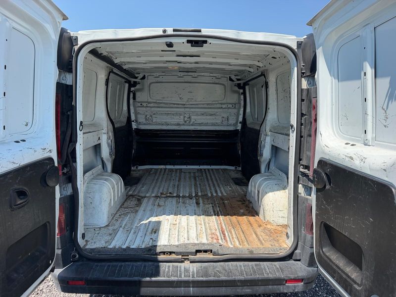 Renault Trafic 2.0 dCi L1H1 2,8t Komfort — zdjęcie 9