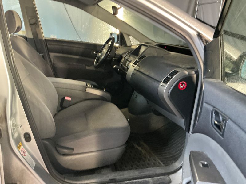 Toyota Prius 1.5 — zdjęcie 3