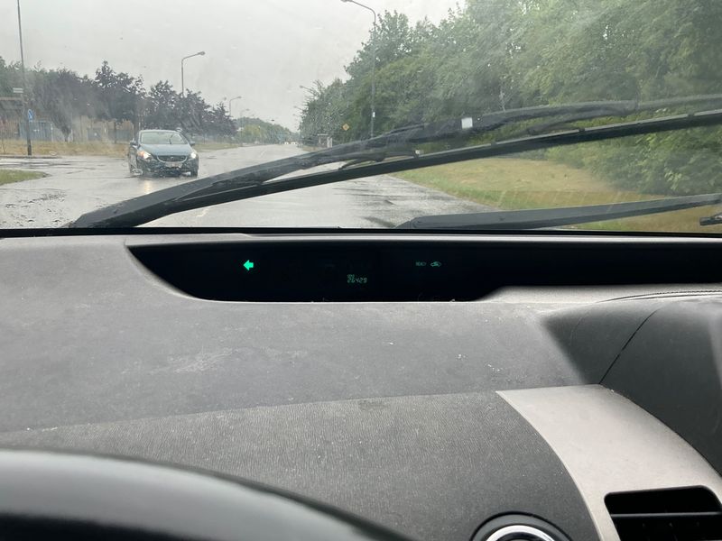Toyota Prius 1.5 — zdjęcie 4
