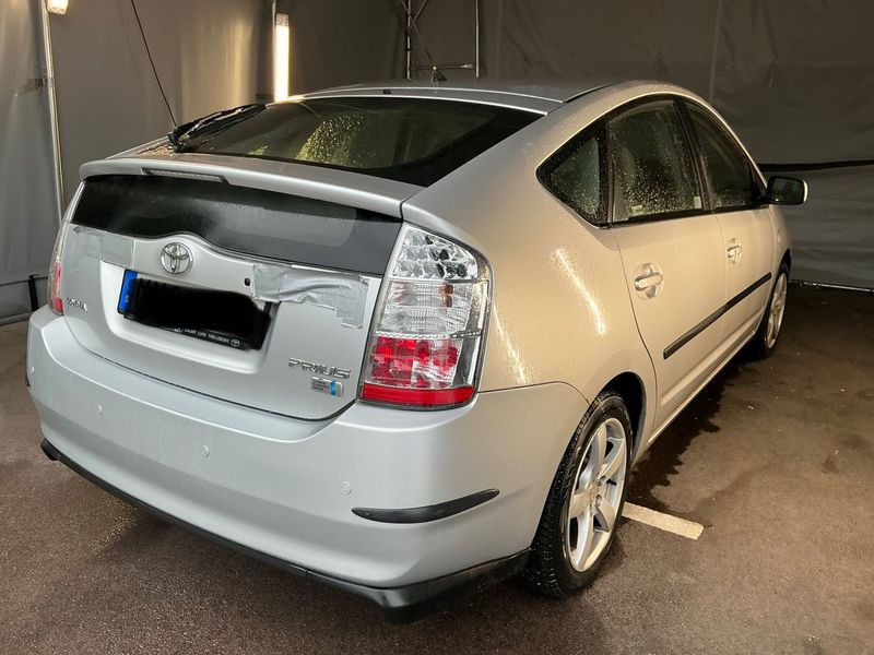 Toyota Prius 1.5 — zdjęcie 2