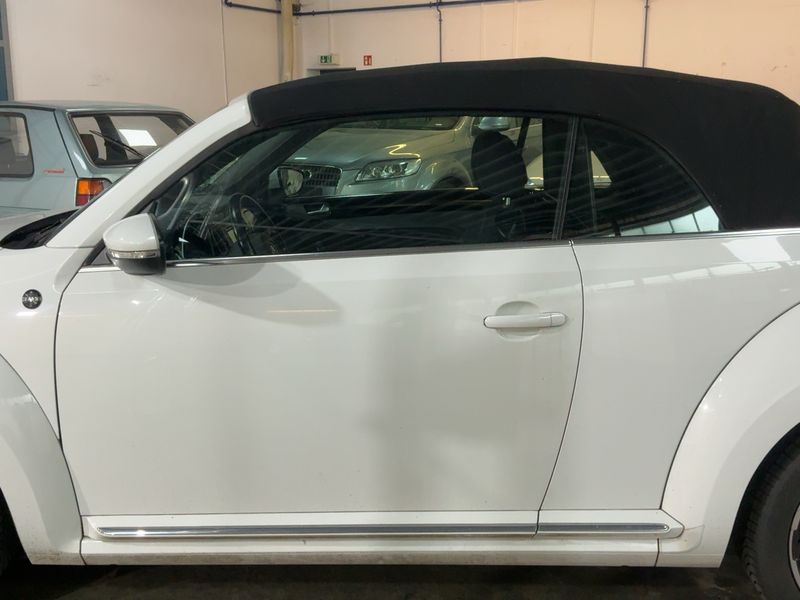 Volkswagen Beetle 1.2 TSI Sound BlueMotion Tech — zdjęcie 4