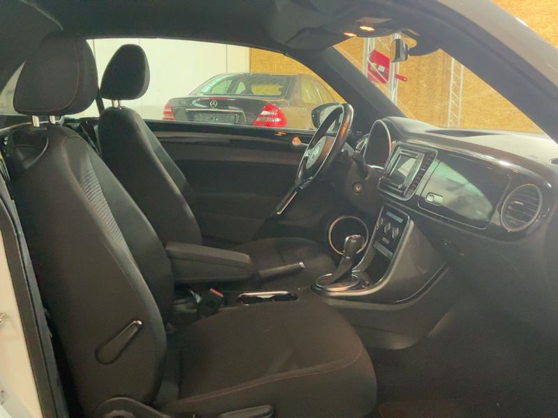 Volkswagen Beetle 1.2 TSI Sound BlueMotion Tech — zdjęcie 11