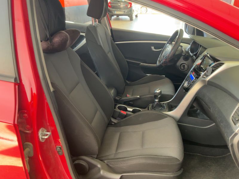 Hyundai i30 1.6 CRDi Go! 2015 – снимка 16