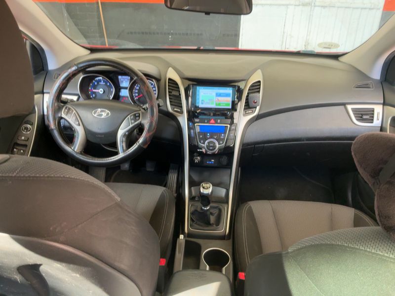 Hyundai i30 1.6 CRDi Go! 2015 – снимка 17