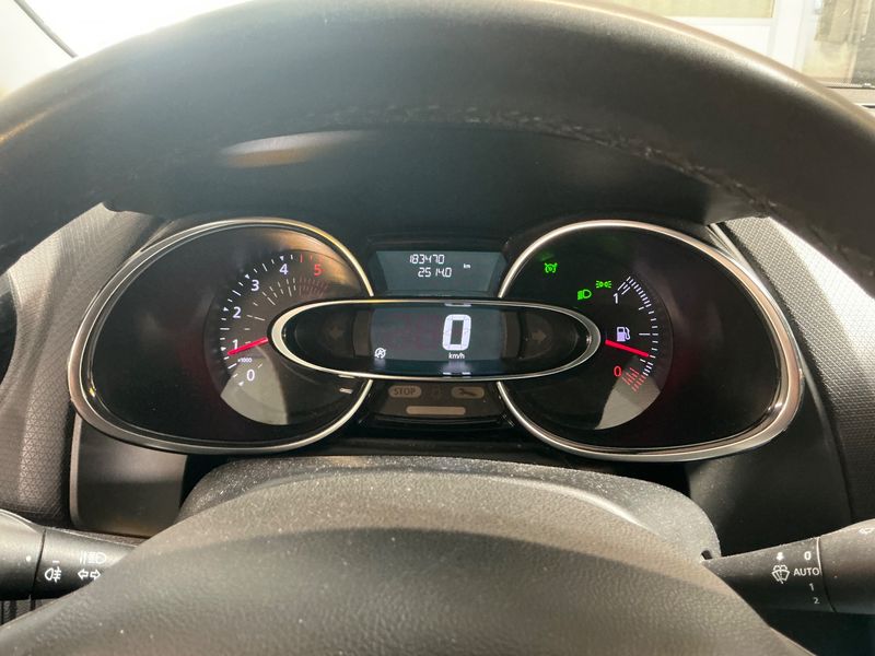 Renault Clio 1.5 dCi Energy Limited — zdjęcie 13