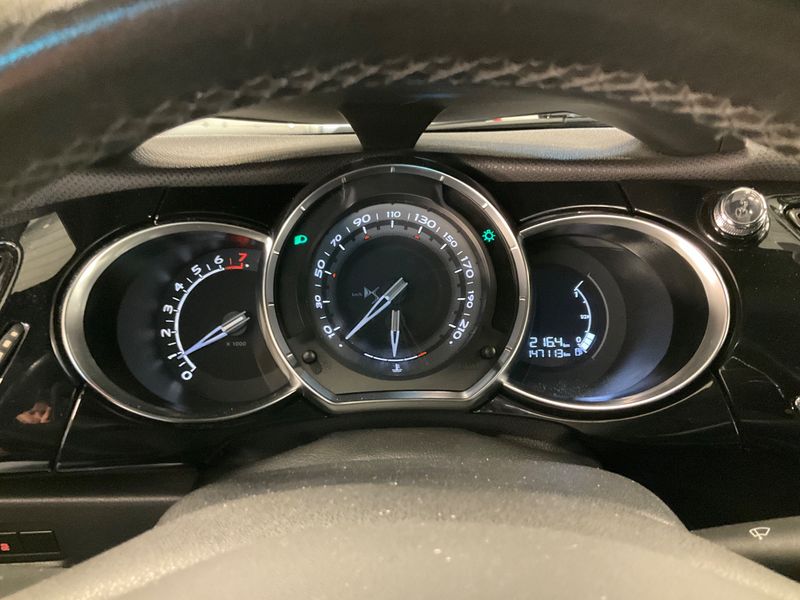 Citroen DS3 1.2 VTi Chic — zdjęcie 4