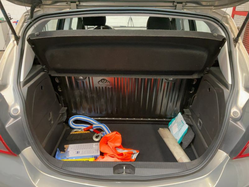 Opel Corsa 1.4 Edition — zdjęcie 10