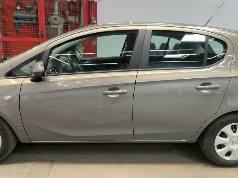 Opel Corsa 1.4 Edition — zdjęcie 4