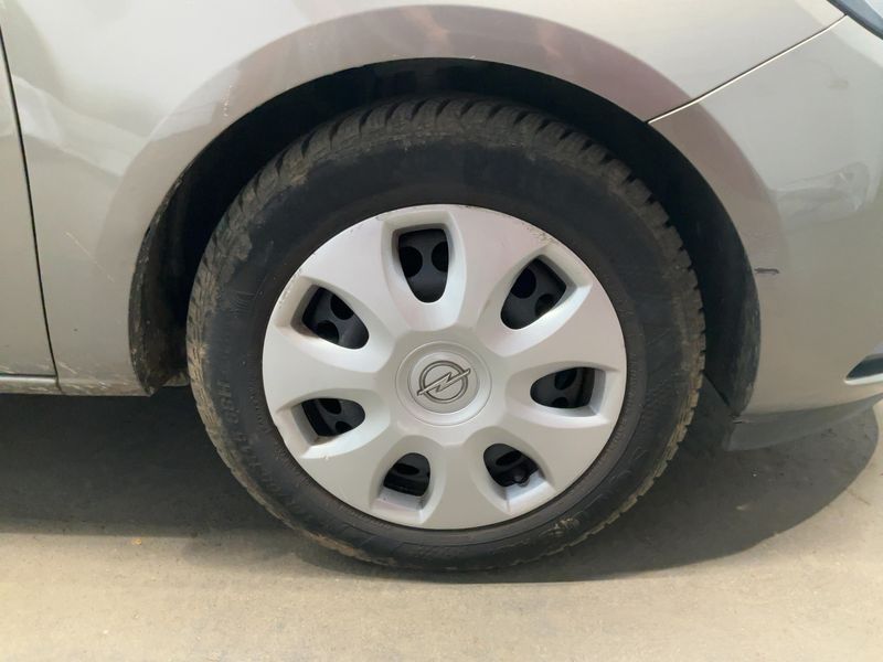 Opel Corsa 1.4 Edition 2015 – снимка 11