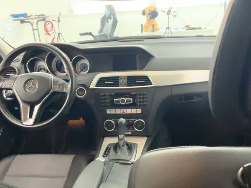 Mercedes-Benz C-Klasse C 180 CGI T BlueEfficiency Avantgarde — zdjęcie 12