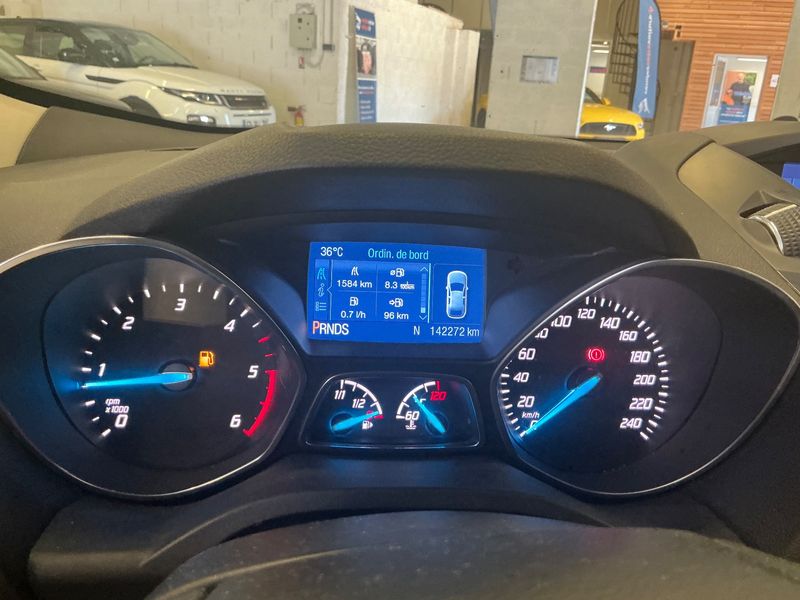 Ford Kuga 2.0 TDCi Titanium — zdjęcie 13