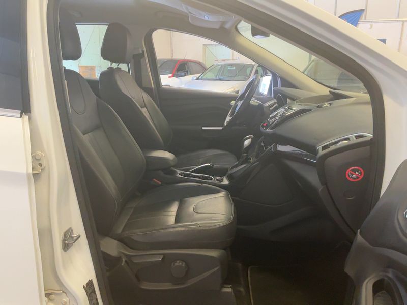 Ford Kuga 2.0 TDCi Titanium — zdjęcie 11
