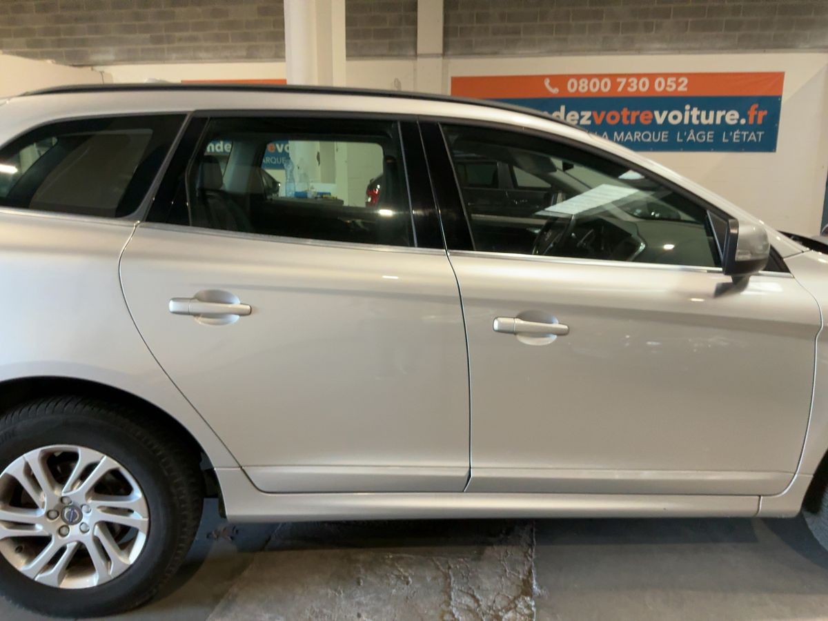 Volvo XC60 2018 — photo 11