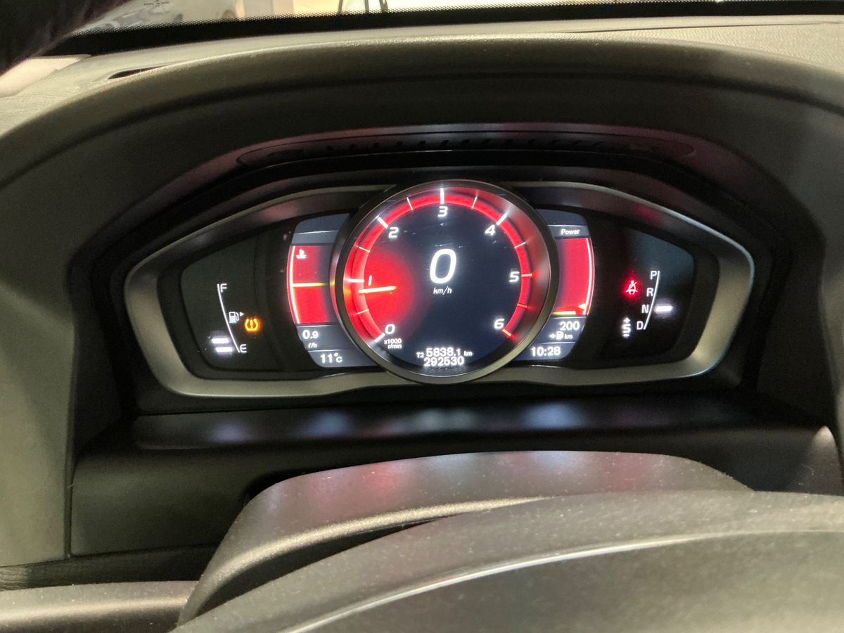 Volvo XC60 2018 — photo 19
