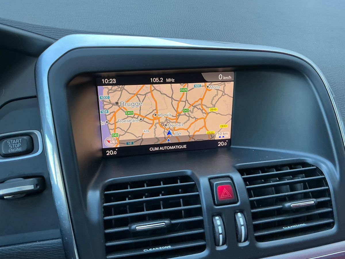 Volvo XC60 2018 — photo 26