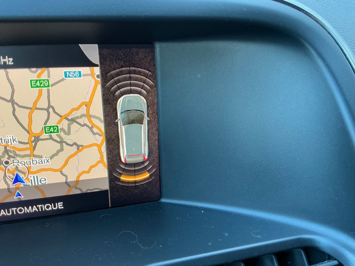 Volvo XC60 2018 — photo 23