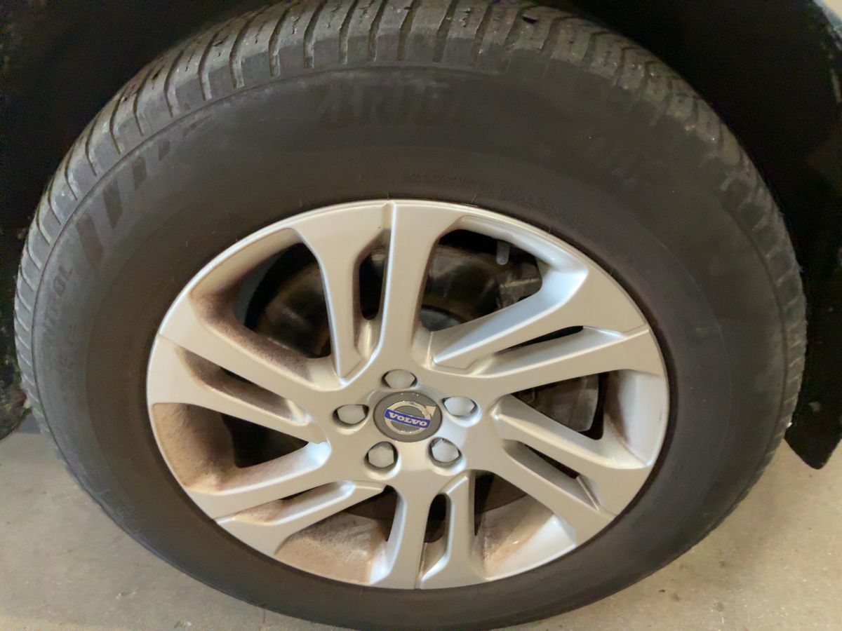 Volvo XC60 2018 — photo 12