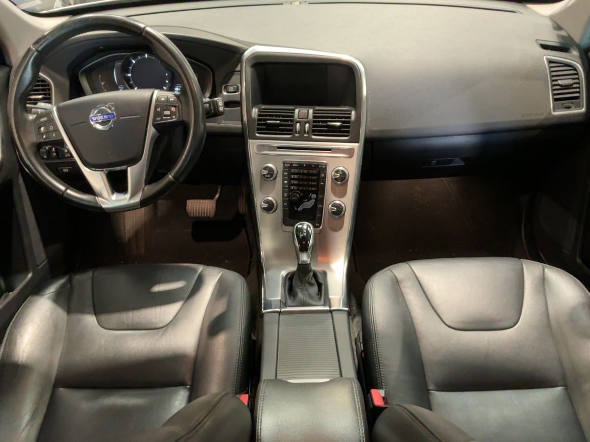 Volvo XC60 2018 — photo 18